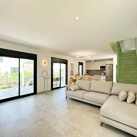 Casa 5 Posidonia Nyaraló *